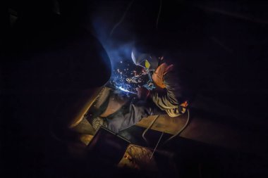 Kaynakçı işçi koruyucu maske elektrokimyasal koruma iş giysisi, gece vardiyası metal gövde boru hattı kaynak ile