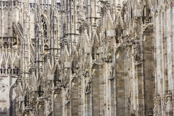 İtalya, Milano, Ayrıntılar, heykeller ve mermer inşaat Duomo (katedral)
