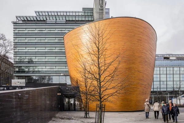 Chapel of Silence (Kampin kappeli in finnish) is located in a corner of the Narinkkatori square in Helsinki — Stock Photo, Image