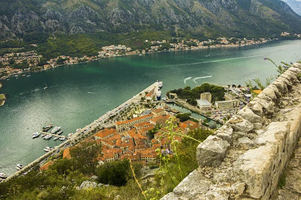 Czarnogóra Kotor Października 2019 Widok Płaskorzeźbę Niska Płaskorzeźba Starych Murach — Zdjęcie stockowe