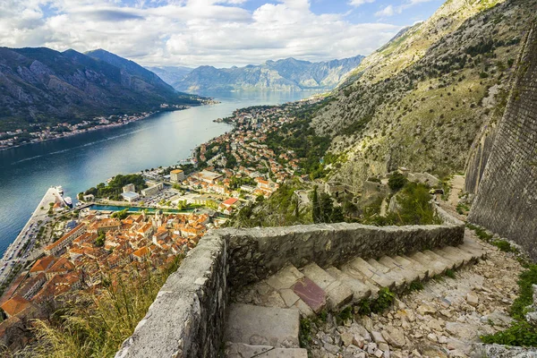 Czarnogóra Kotor Października 2019 Widok Płaskorzeźbę Niska Płaskorzeźba Starych Murach — Zdjęcie stockowe