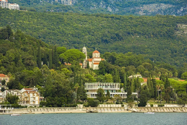 Karadağ Adriyatik Denizi Ndeki Boka Kotorska Koyu Nun Farklı Banliyö — Stok fotoğraf