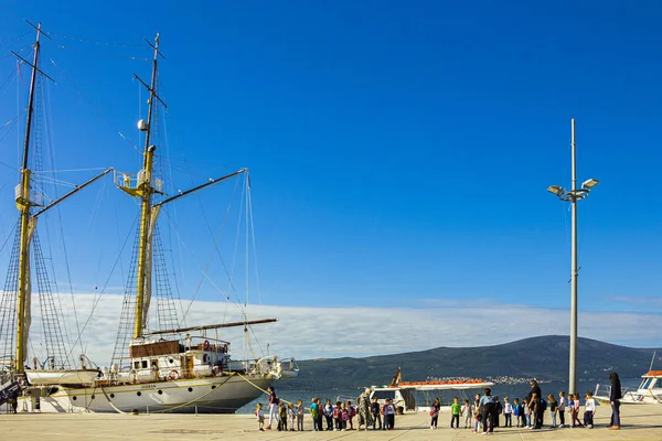 Tivat Montenegro October 2019 Sailboat Jadran Seafront Tivat Montenegro Children — Stock Photo, Image