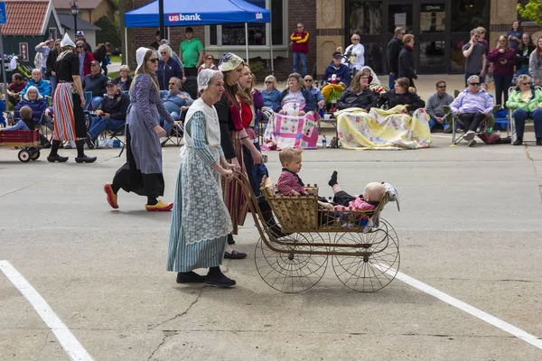 2019年5月2日 アメリカ アイオワ州 オランダからアメリカに移住した市民に捧げる祭り チューリップ タイム フェスティバル パレード — ストック写真