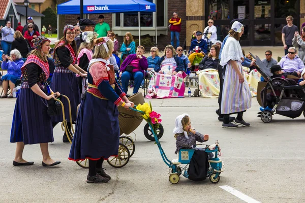 2019年5月2日 アメリカ アイオワ州 オランダからアメリカに移住した市民に捧げる祭り チューリップ タイム フェスティバル パレード — ストック写真