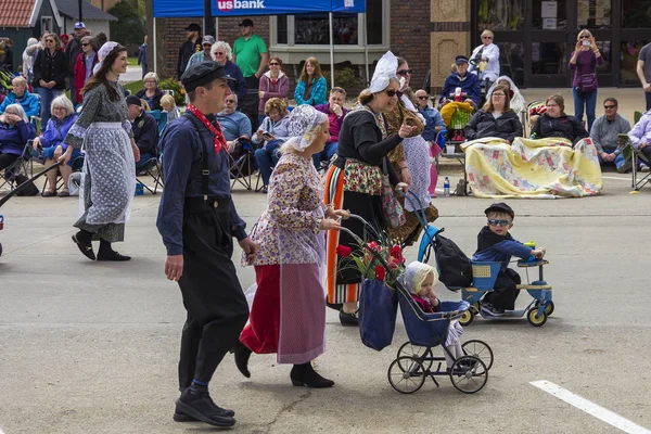 2019年5月2日 アメリカ アイオワ州 オランダからアメリカに移住した市民に捧げる祭り チューリップ タイム フェスティバル パレード — ストック写真