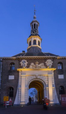 Leiden, Hollanda, Hollanda, 16 Ocak 2020. 17. yüzyılda Leiden 'da inşa edilen Zijlpoort (doğu şehir kapısı) manzarası. 