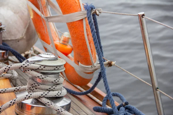 Segelboot Winde Und Seilyacht Detail Seeteil Einer Yacht Mit Schnüren — Stockfoto