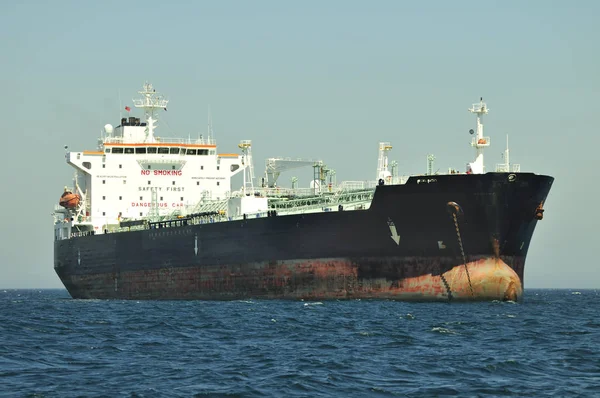 Tanker ruwe olie vervoerder schip — Stockfoto