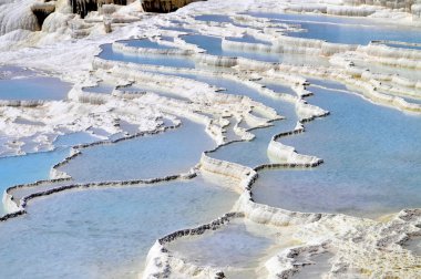 Pamukkale Traverten teraslarda
