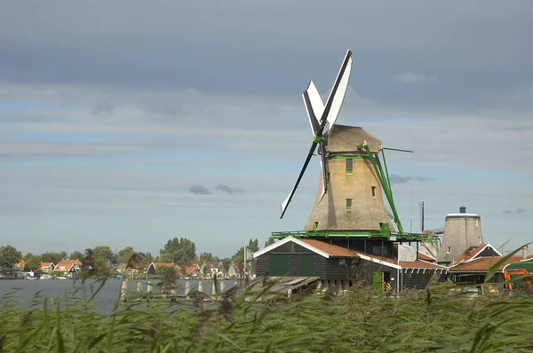 Hollanda eski yel değirmenleri — Stok fotoğraf