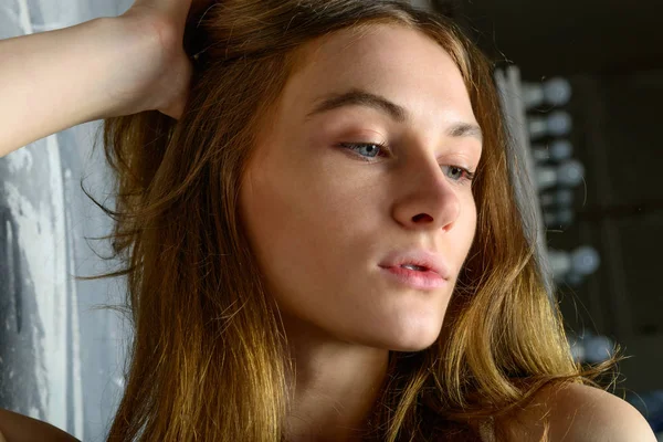 Portrait of a beautiful brown-haired — Stock Photo, Image