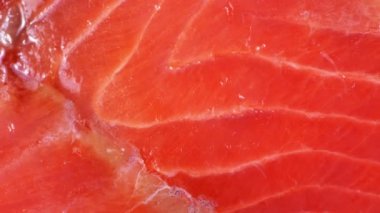 Kırmızı balık kesme