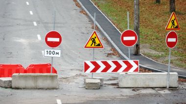 Yol işaretleri orada hiçbir yolu