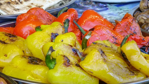 Pimientos rojos y amarillos asados — Foto de Stock