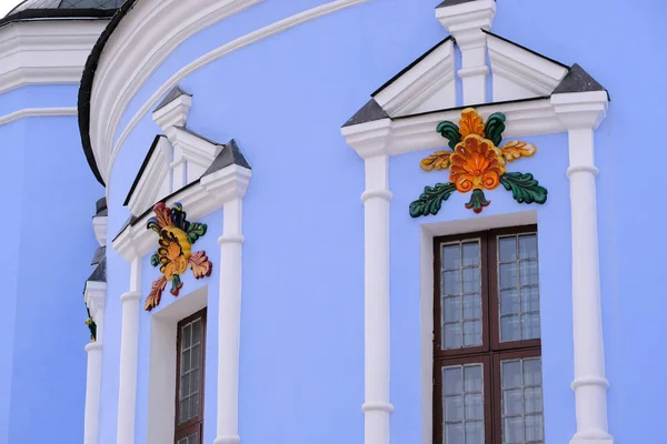 Michailovskij-katedralen i den ortodoxa kyrkan i Kiev — Stockfoto