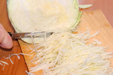 Turşu için öğütücü lahana