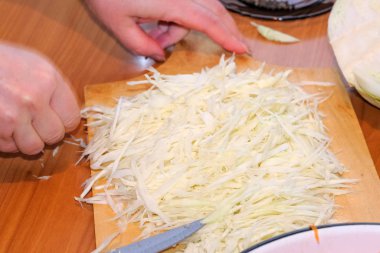 Turşu için öğütücü lahana