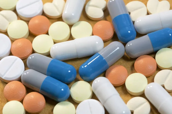 Geneesmiddelen Vorm Van Tabletten Van Verschillende Kleuren Maten Close Macro — Stockfoto