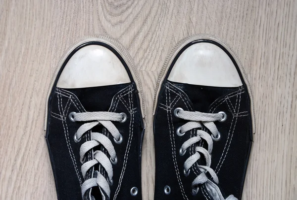 Par de zapatillas viejas —  Fotos de Stock