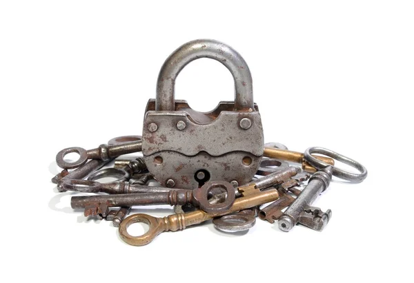 Cadeado grande e chaves — Fotografia de Stock