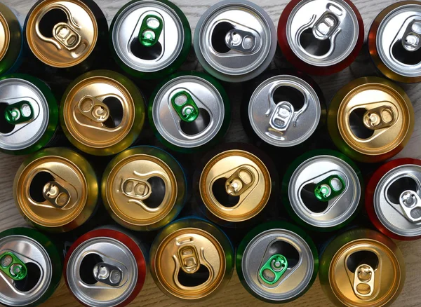 The open cans of beer. — Stock Photo, Image