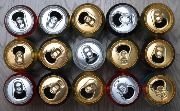 The open cans of beer. — Stock Photo, Image