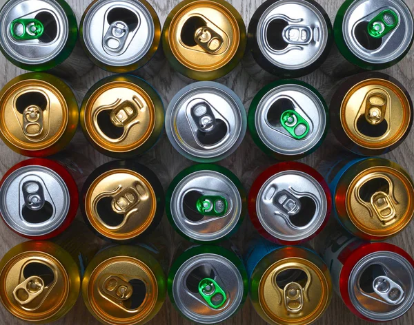 The open cans of beer. — Stock Photo, Image