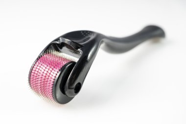 Derma roller için tıbbi mikro terapi iğneleme yöntemlerinin etkinliğinin karşılaştırılması. 