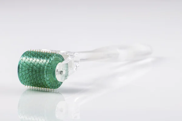Derma roller için tıbbi mikro terapi iğneleme yöntemlerinin etkinliğinin karşılaştırılması. 
