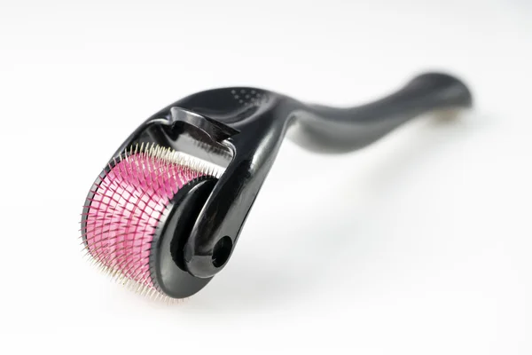 Derma roller için tıbbi mikro terapi iğneleme yöntemlerinin etkinliğinin karşılaştırılması. 