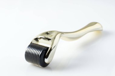 Derma roller için tıbbi mikro terapi iğneleme yöntemlerinin etkinliğinin karşılaştırılması. 