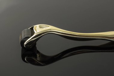 Derma roller için tıbbi mikro terapi iğneleme yöntemlerinin etkinliğinin karşılaştırılması. 