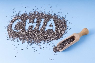 Chia tohum mavi zemin üzerine