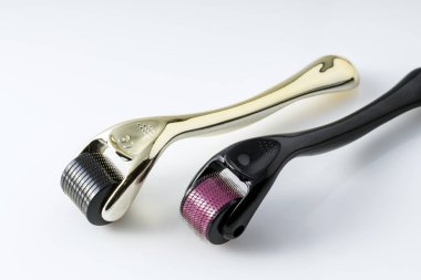 Derma roller için tıbbi mikro terapi iğneleme yöntemlerinin etkinliğinin karşılaştırılması.