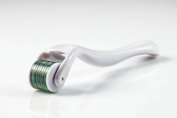 Dermaroller tıbbi Micro terapi iğneleme yöntemlerinin etkinliğinin karşılaştırılması..