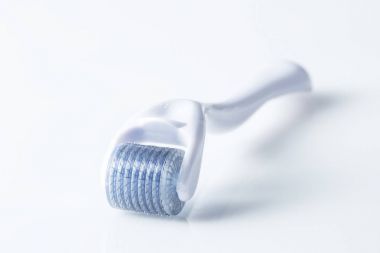 Derma roller için tıbbi mikro terapi iğneleme yöntemlerinin etkinliğinin karşılaştırılması. 
