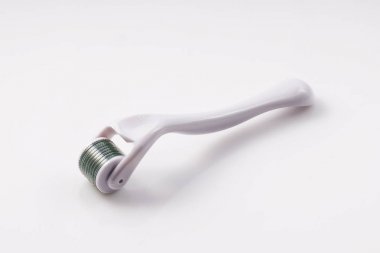 Derma roller için tıbbi mikro terapi iğneleme yöntemlerinin etkinliğinin karşılaştırılması