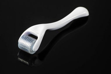 Derma roller için tıbbi mikro therap iğneleme yöntemlerinin etkinliğinin karşılaştırılması