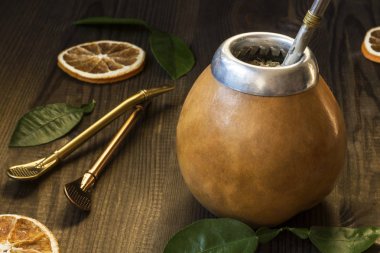 Özel aksesuarları ile yerba dostum