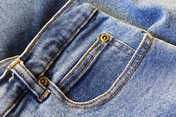 Сині джинси крупним планом — стокове фото