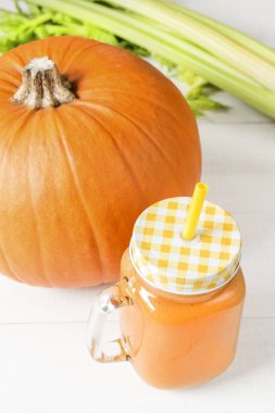 Kabak kokteyl, güler yüzlü