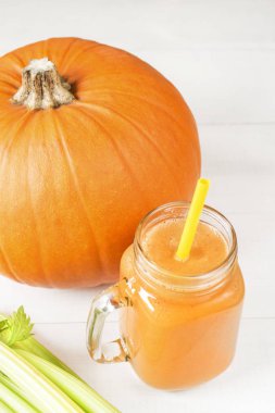 Kabak kokteyl, güler yüzlü