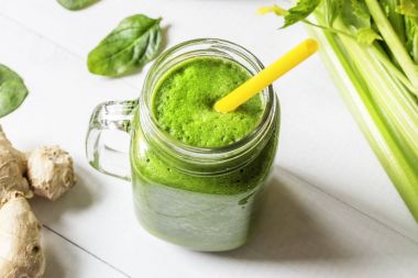 sağlıklı yeşil smoothie içki