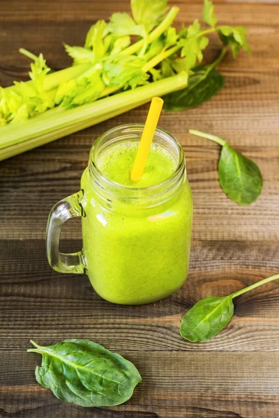 Batido de espinafre verde — Fotografia de Stock