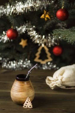 Noel ağacının altında yerba dostum. yerba dostum Noel arka plan