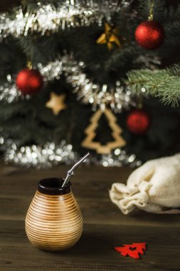 Noel ağacının altında yerba dostum. yerba dostum Noel arka plan