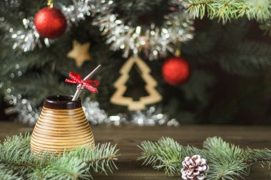 Noel ağacının altında yerba dostum. yerba dostum Noel arka plan