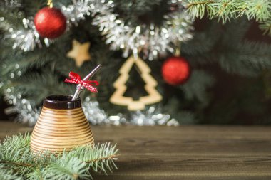 Noel ağacının altında yerba dostum. yerba dostum Noel arka plan