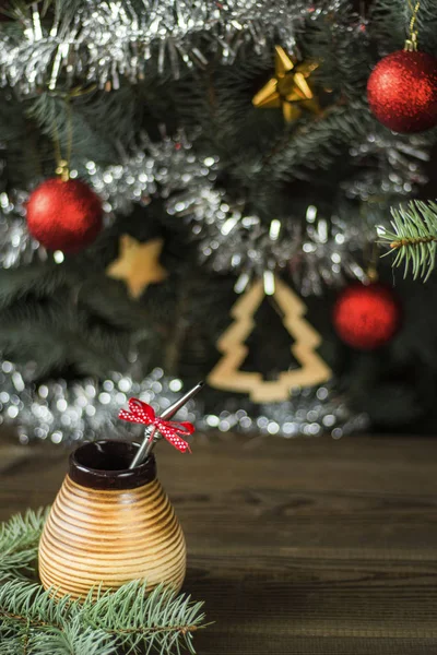 Noel ağacının altında yerba dostum. yerba dostum Noel arka plan